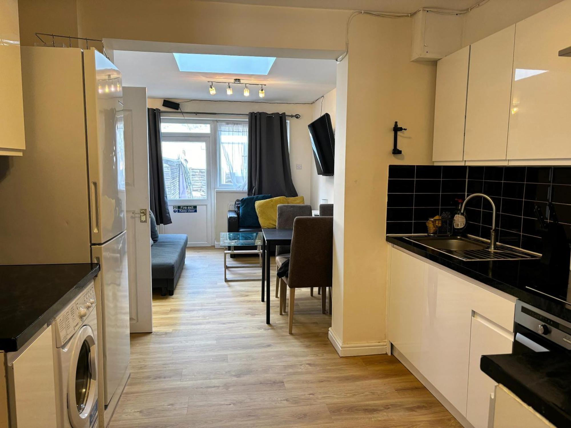 London Deluxe 6 Bedroom House Ντάγκεναμ Εξωτερικό φωτογραφία