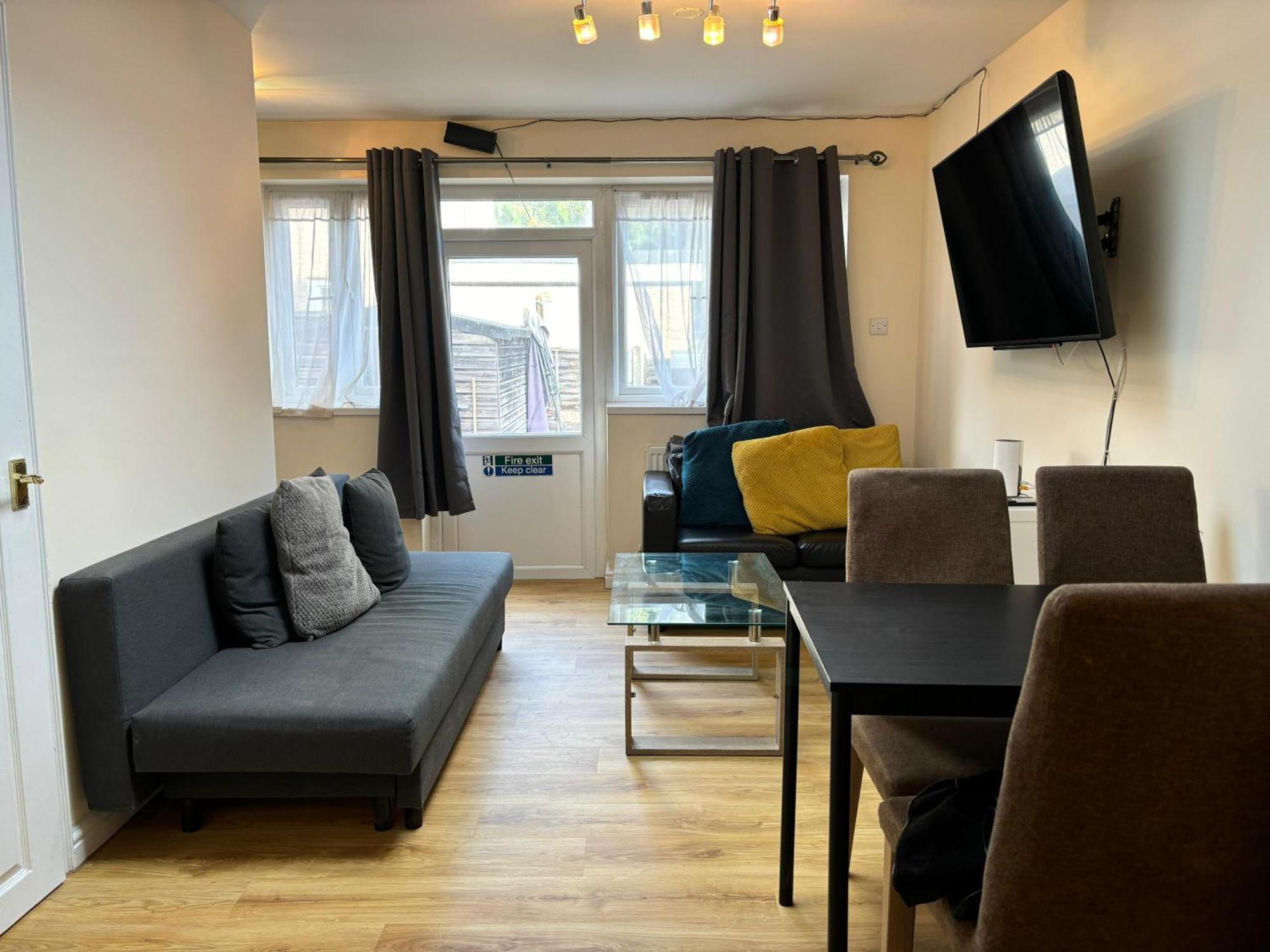 London Deluxe 6 Bedroom House Ντάγκεναμ Εξωτερικό φωτογραφία